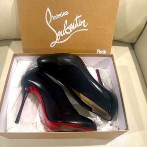 CHRISTIAN LOUBOUTIN 
TOOT COUVERTE 100 Size 40